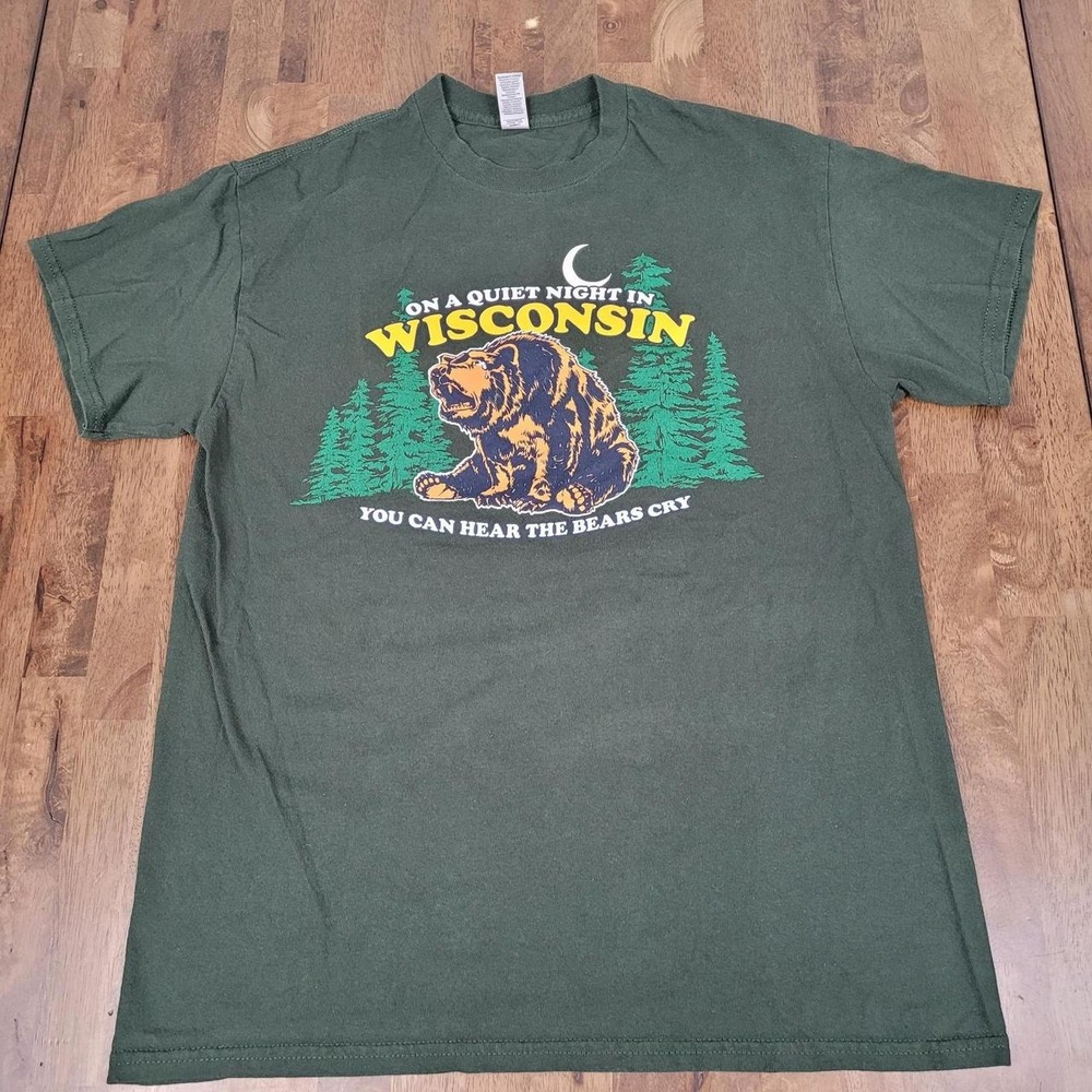 Green Bay Packers Fan T Shirt Wisconsin Quiet Night Bears Cry Graphic Tee Med